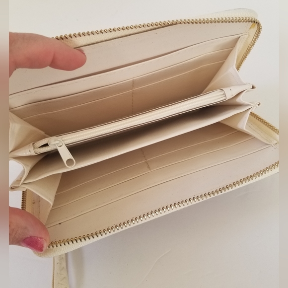 New Eiffel Tower Paris Wallet /Wristlet - Picture 2 of 3